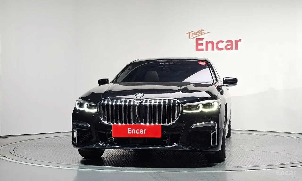 BMW 750 Li xDrive Luxury / Всички екстри за модела , снимка 3 - Автомобили и джипове - 55949135