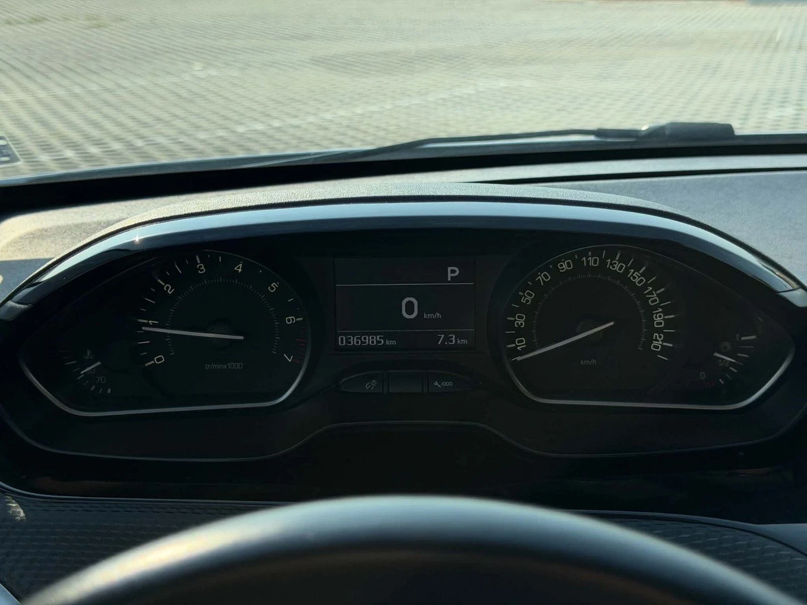 Peugeot 208 PURE TECH 2019 БЕНЗИН 1.2, снимка 7 - Автомобили и джипове - 56215725