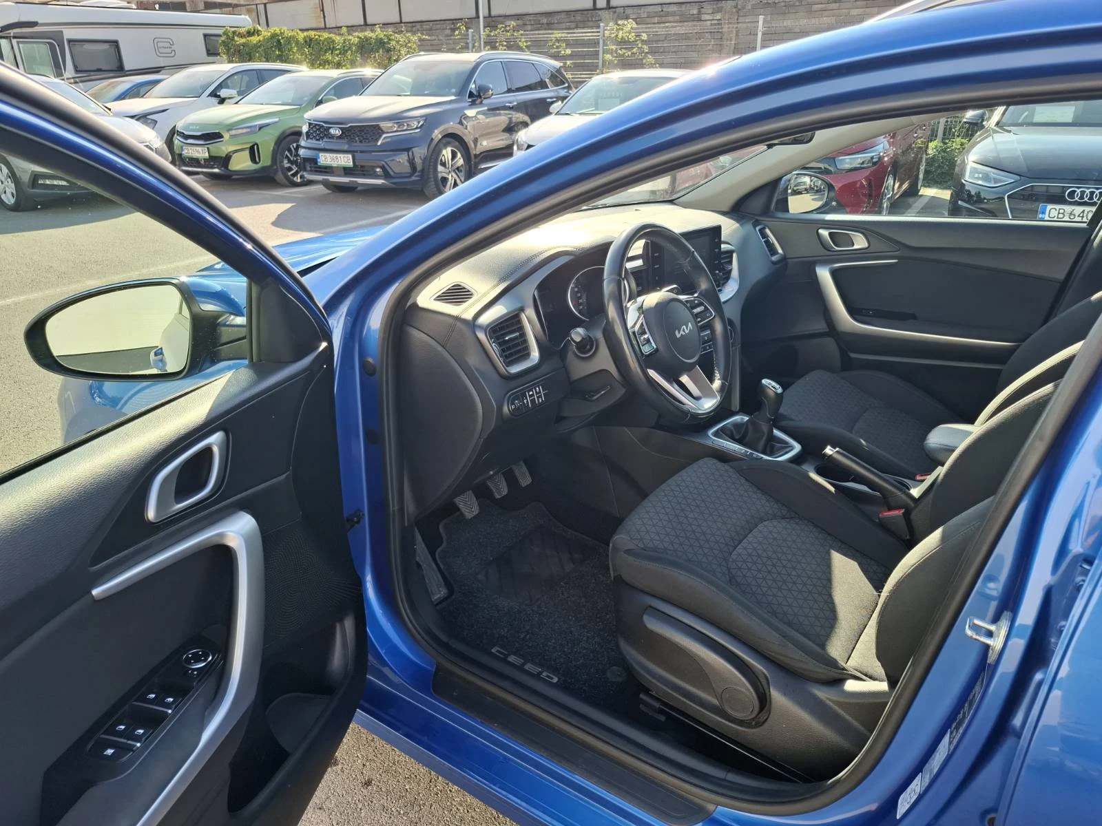 Kia Ceed 1.5 T-gdi Гаранция, снимка 9 - Автомобили и джипове - 56309176