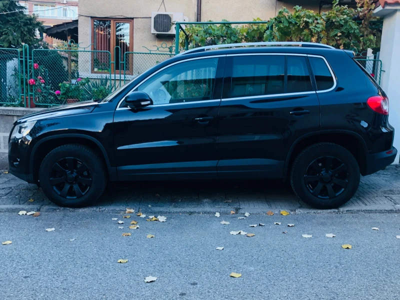 VW Tiguan 2.0TDI 4X4, снимка 2 - Автомобили и джипове - 48016581