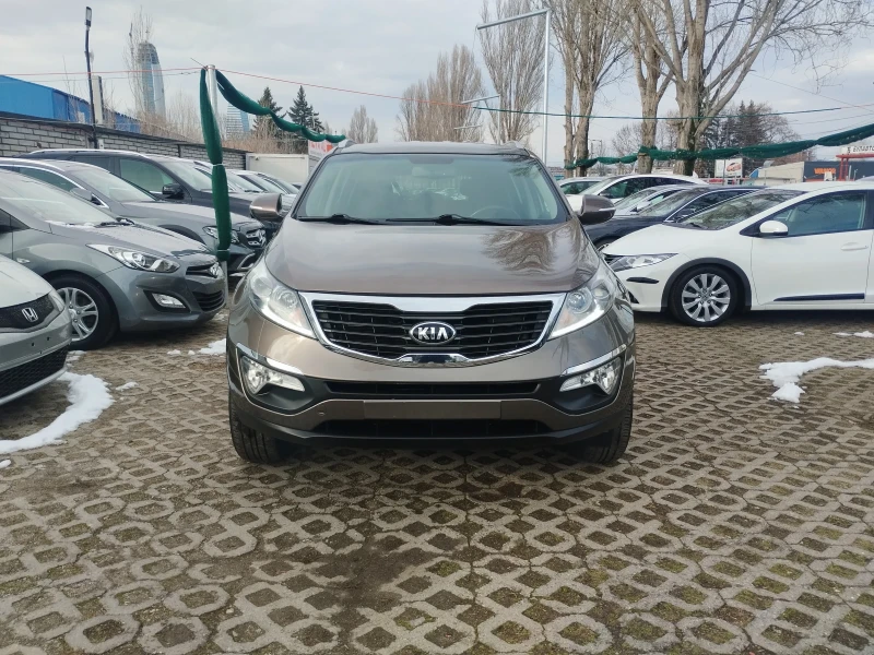 Kia Sportage 2.0 automatic.kamera 4* 4, снимка 1 - Автомобили и джипове - 48442705