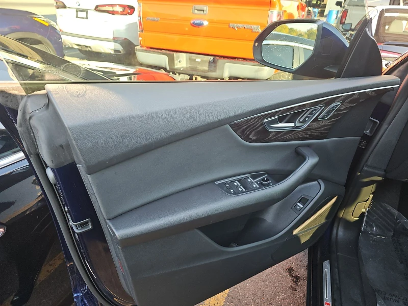 Audi Q8 Premium Plus, снимка 12 - Автомобили и джипове - 52394401