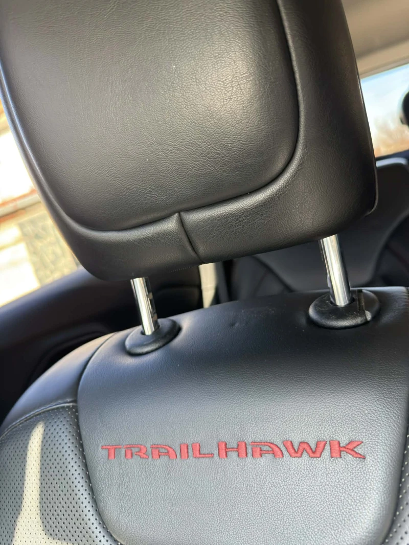 Jeep Cherokee 3.2V6, снимка 14 - Автомобили и джипове - 53525004