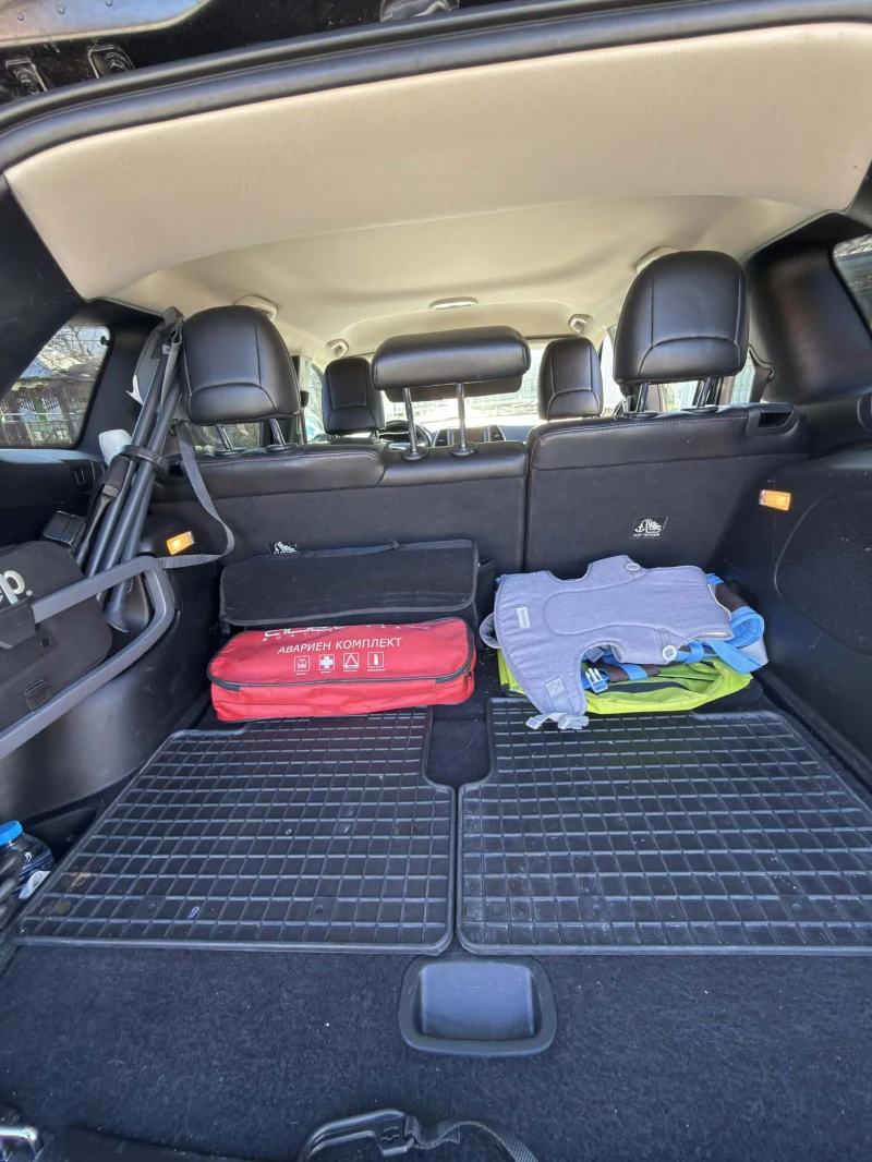 Jeep Cherokee 3.2V6, снимка 8 - Автомобили и джипове - 53525004