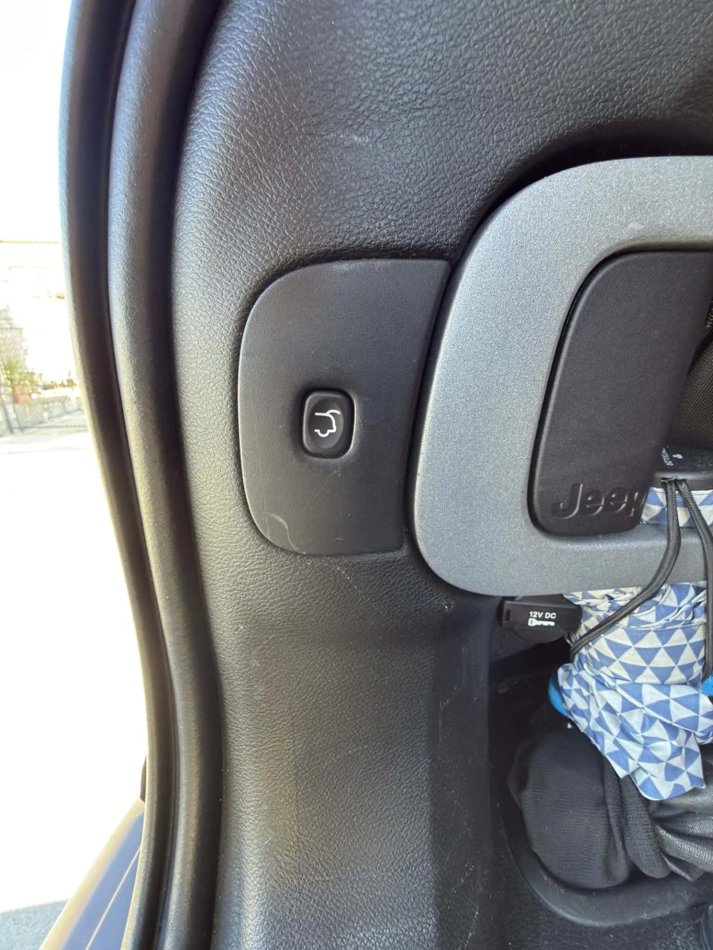 Jeep Cherokee 3.2V6, снимка 7 - Автомобили и джипове - 53525004