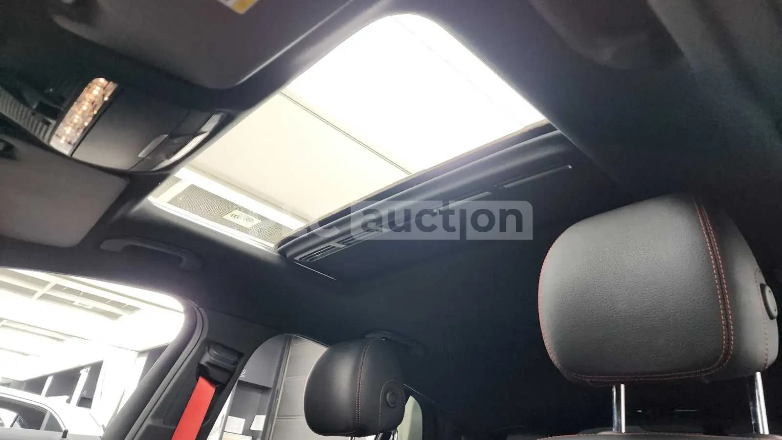 Mercedes-Benz GLC 43 AMG 9G* ALCANTARA* BURMASTER* DIAMOND* КРАЙНА ЦЕНА, снимка 13 - Автомобили и джипове - 53966230