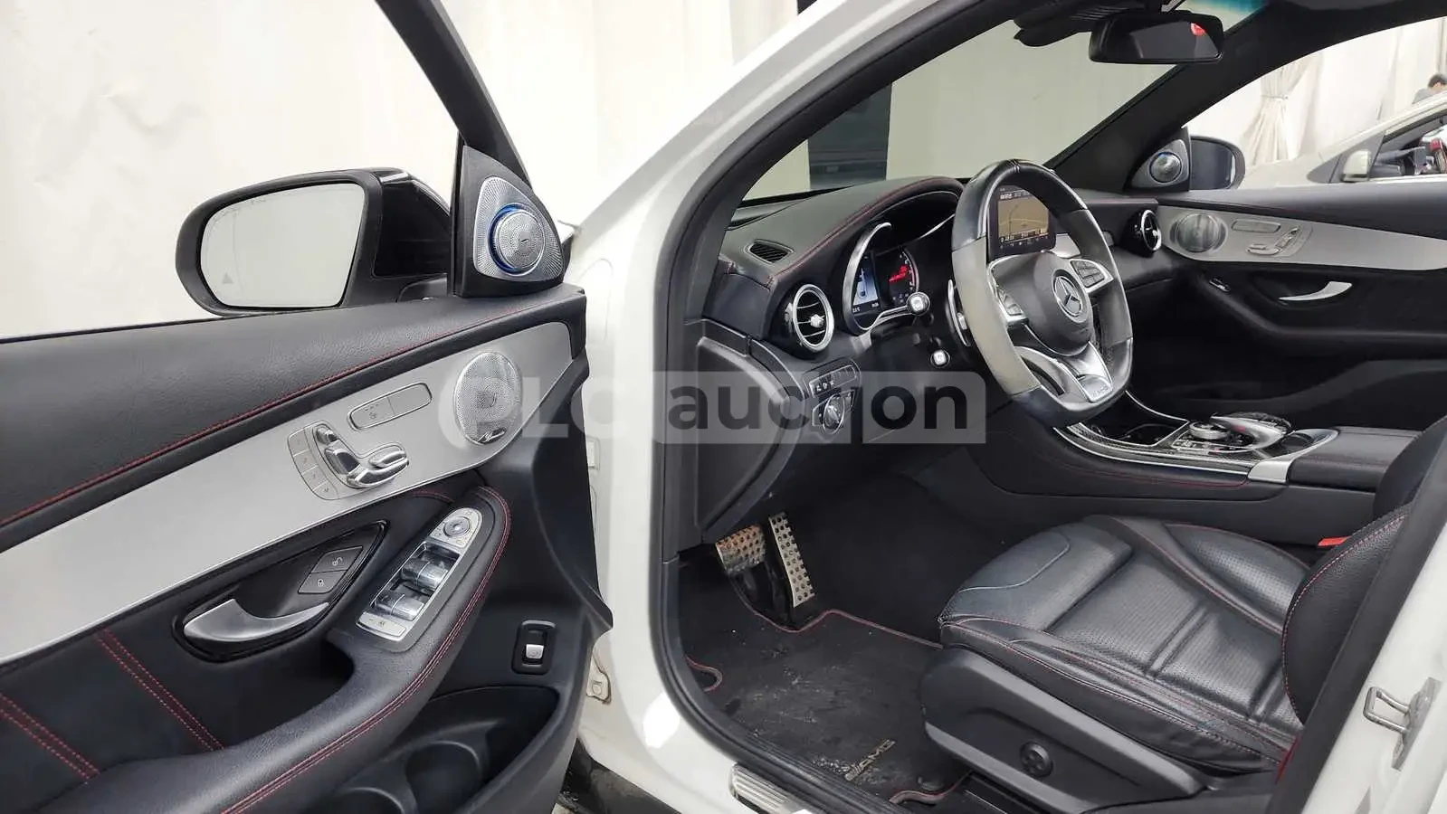 Mercedes-Benz GLC 43 AMG 9G* ALCANTARA* BURMASTER* DIAMOND* КРАЙНА ЦЕНА, снимка 11 - Автомобили и джипове - 53966230