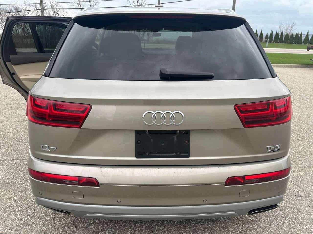Audi Q7 * 3.0T Technik * DISTRONIC* ОБДУХВАНЕ* АМБИЕНТНО* , снимка 4 - Автомобили и джипове - 54668266