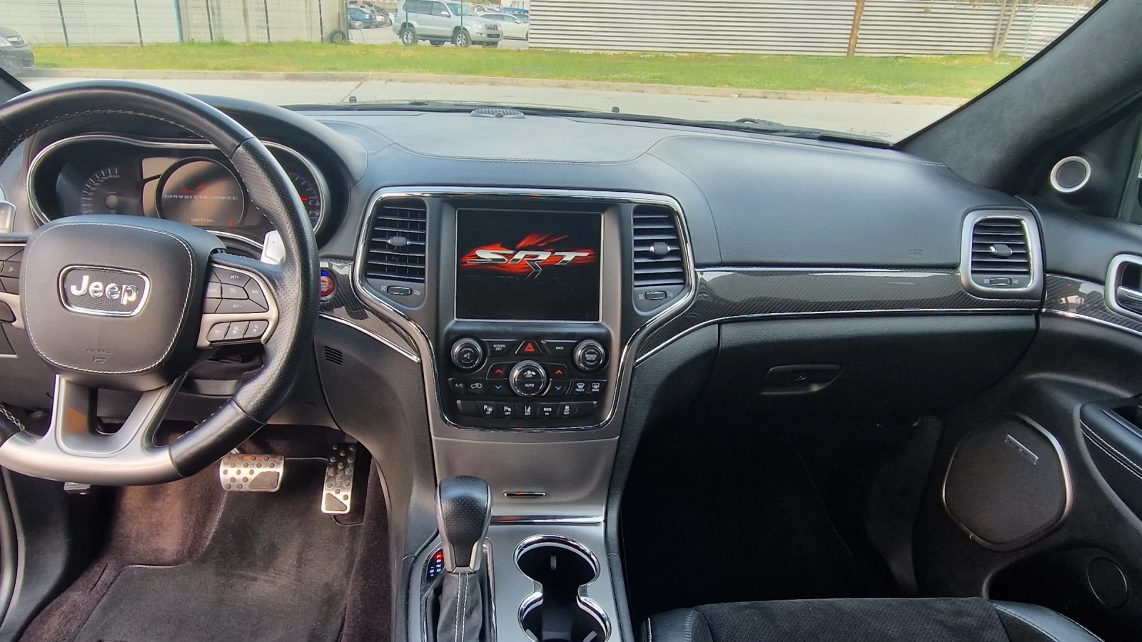 Jeep Grand cherokee 6.4 SRT, снимка 11 - Автомобили и джипове - 56227453