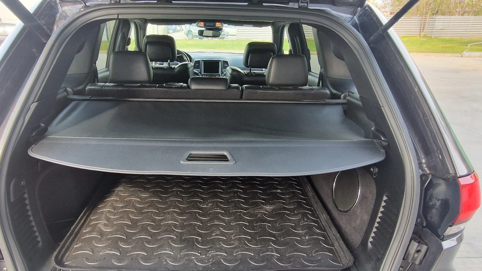 Jeep Grand cherokee 6.4 SRT, снимка 16 - Автомобили и джипове - 56227453
