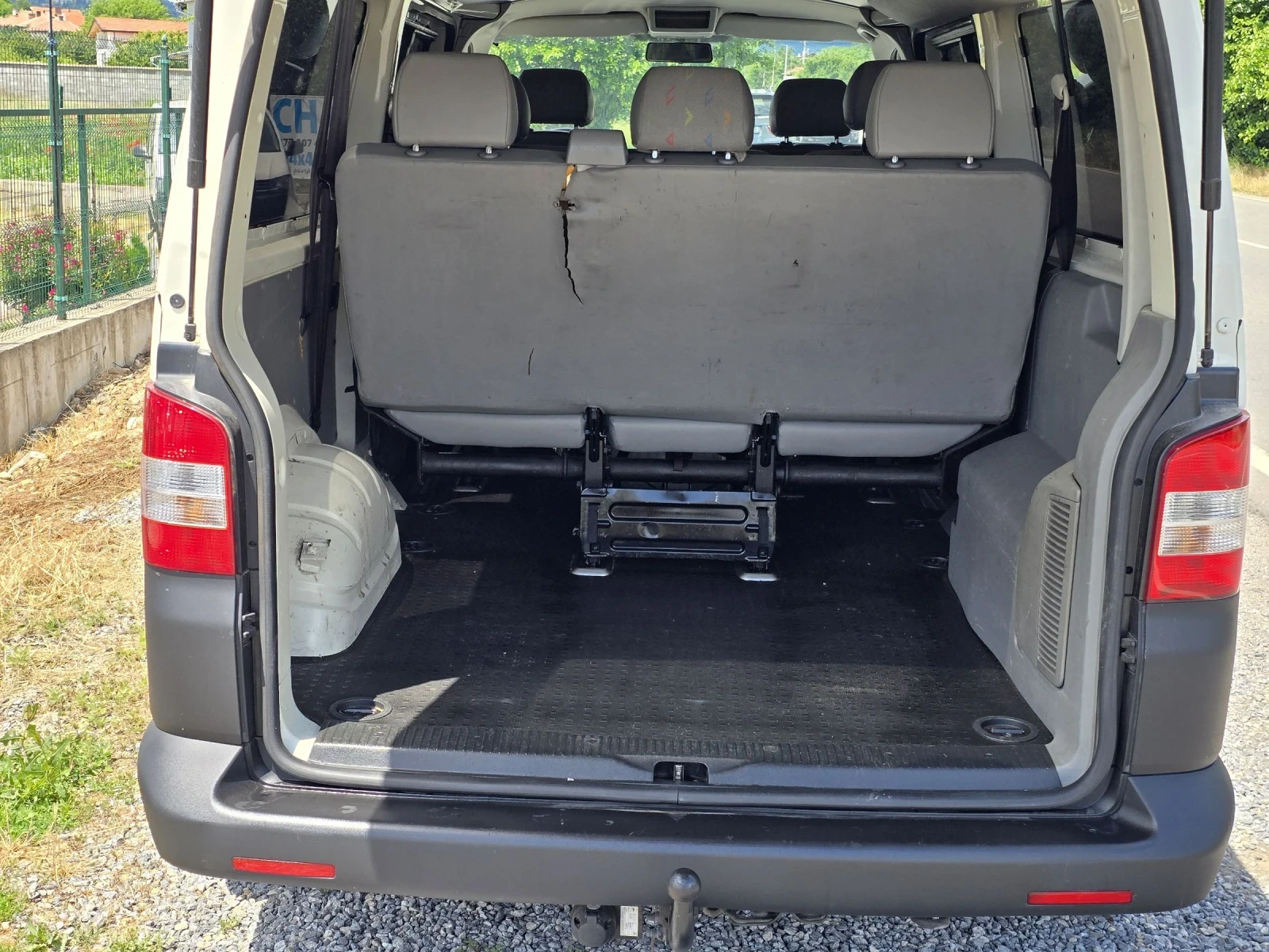 VW Caravelle 2.5TDI Long Климатик 7+ 1 , снимка 13 - Бусове и автобуси - 54941850