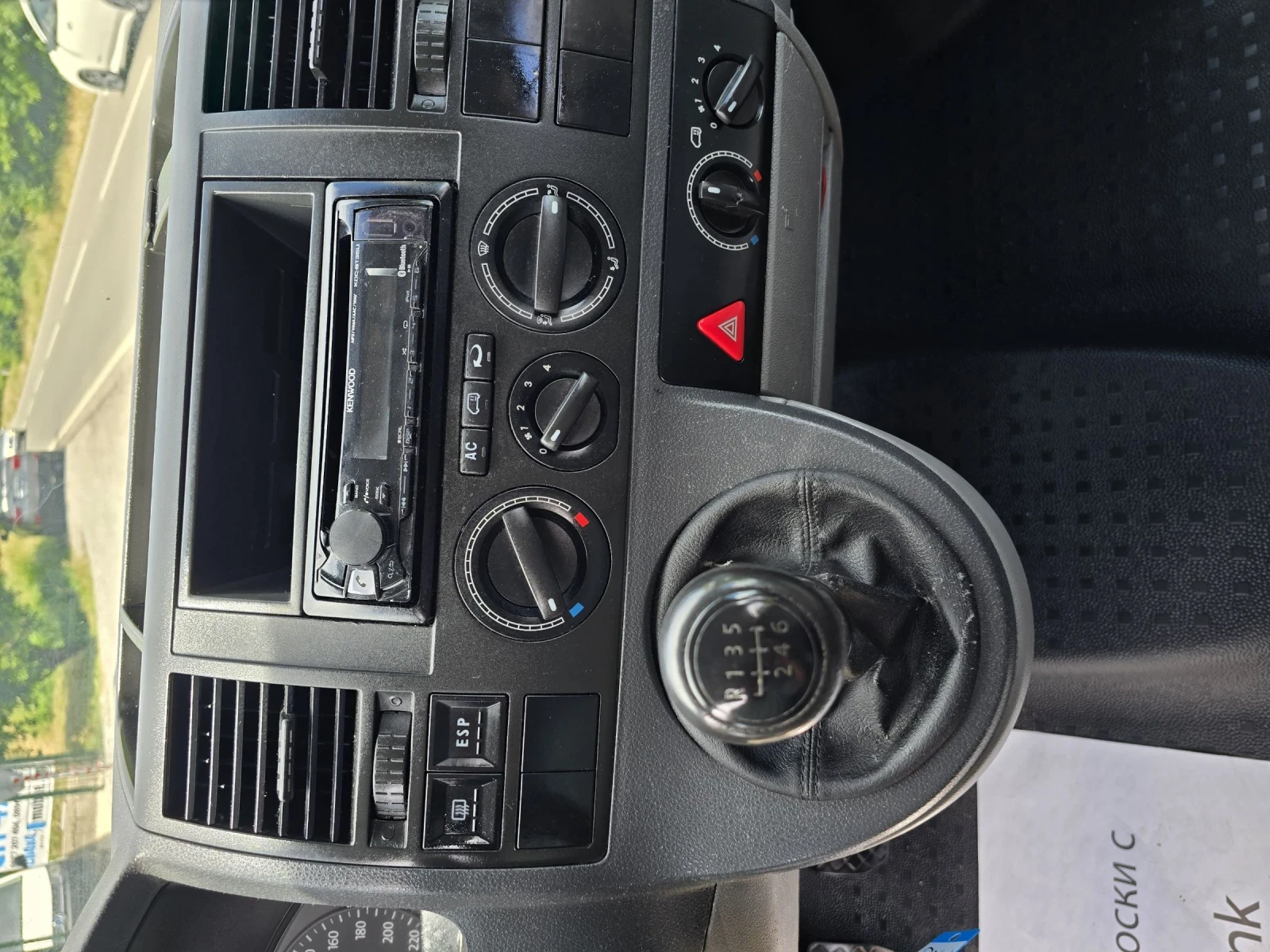 VW Caravelle 2.5TDI Long Климатик 7+ 1 , снимка 10 - Бусове и автобуси - 54941850