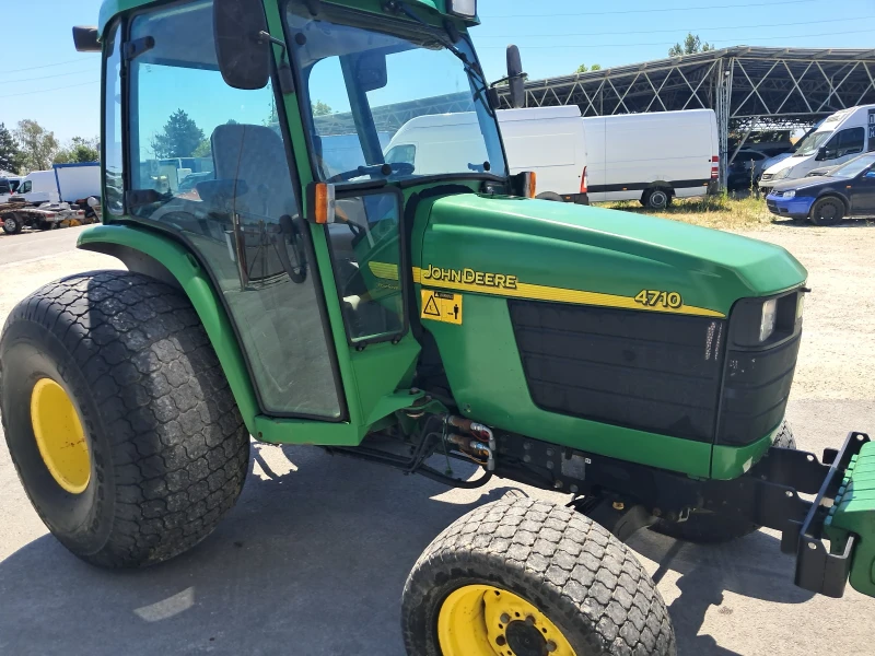 Трактор John Deere 4710, снимка 2 - Селскостопанска техника - 50750982