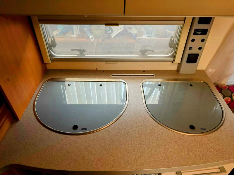 Каравана Fendt saphir 470, снимка 2 - Каравани и кемпери - 52234684