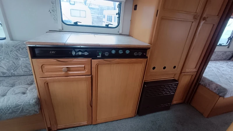 Каравана LMC 600, снимка 7 - Каравани и кемпери - 53246273