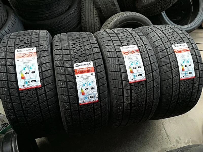 Гуми Зимни 285/45R19, снимка 1 - Гуми и джанти - 23687897