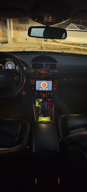Mercedes-Benz E 200 2.0 , снимка 1