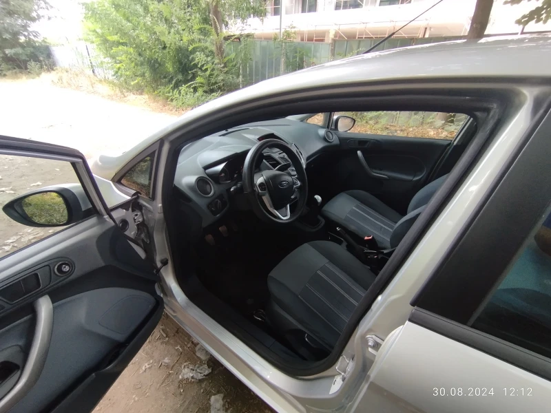 Ford Fiesta, снимка 6 - Автомобили и джипове - 47075524