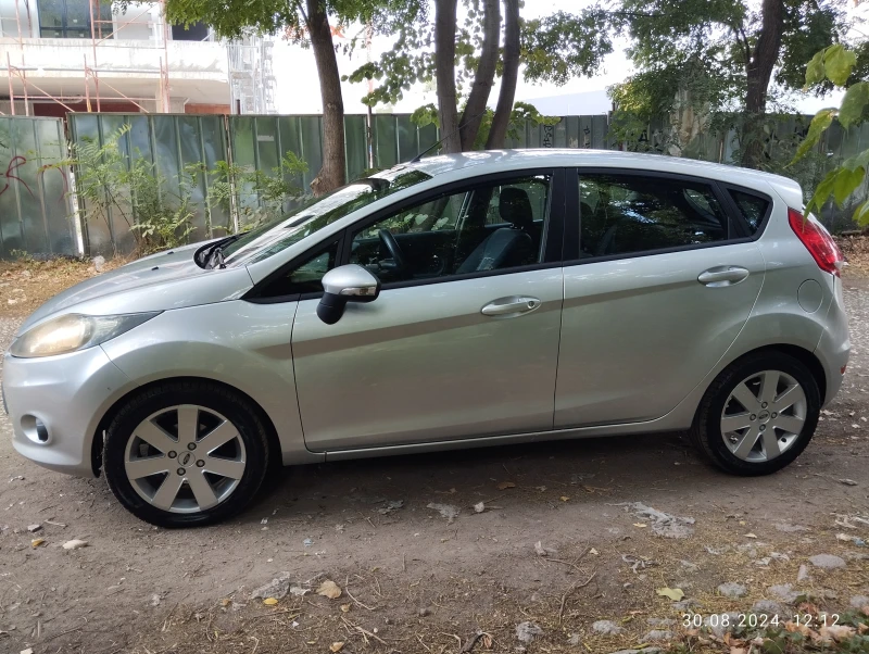 Ford Fiesta, снимка 5 - Автомобили и джипове - 47075524