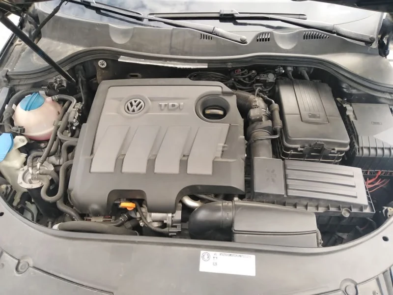 VW Passat, снимка 5 - Автомобили и джипове - 48735833