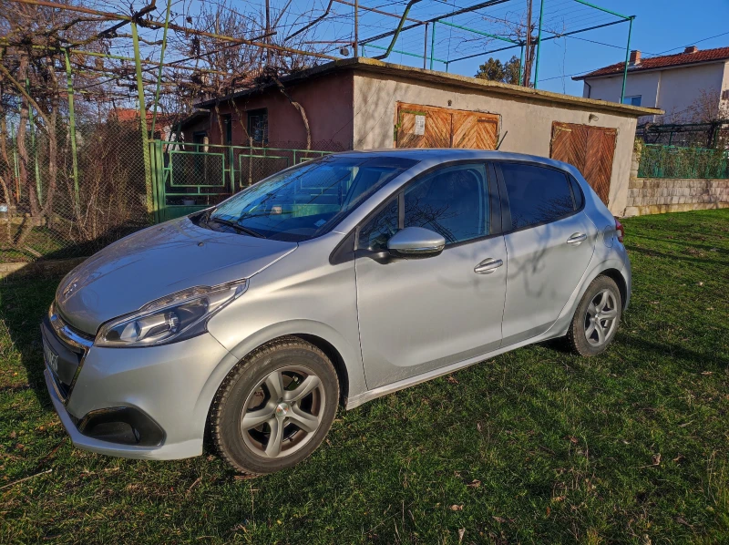 Peugeot 208 PureTech, снимка 5 - Автомобили и джипове - 48742891