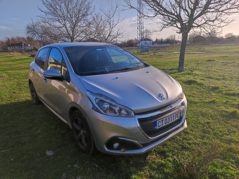 Peugeot 208 PureTech, снимка 4 - Автомобили и джипове - 48742891