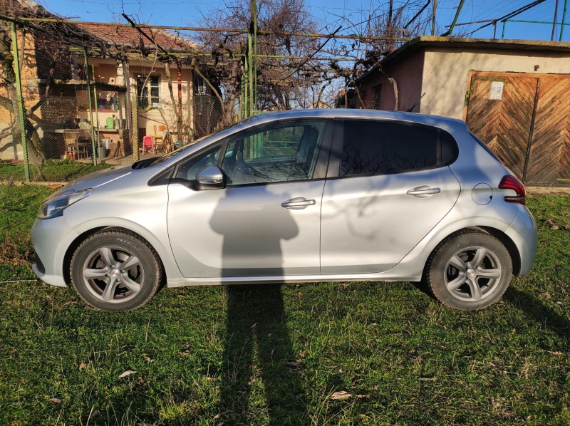 Peugeot 208 PureTech, снимка 2 - Автомобили и джипове - 48742891