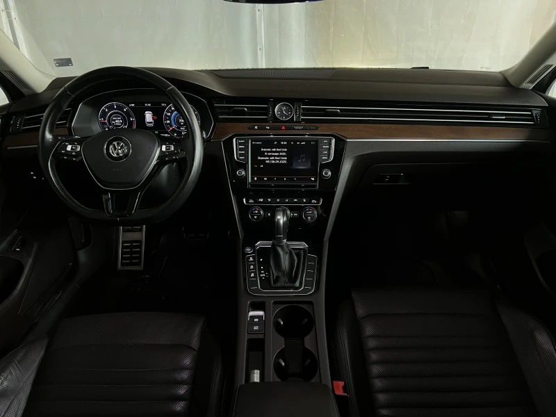 VW Passat 2.0TDI 4M ALLTRACK PANO 360 МАСАЖ ОБДУХВАНЕ ПЕЧКА, снимка 8 - Автомобили и джипове - 52308828