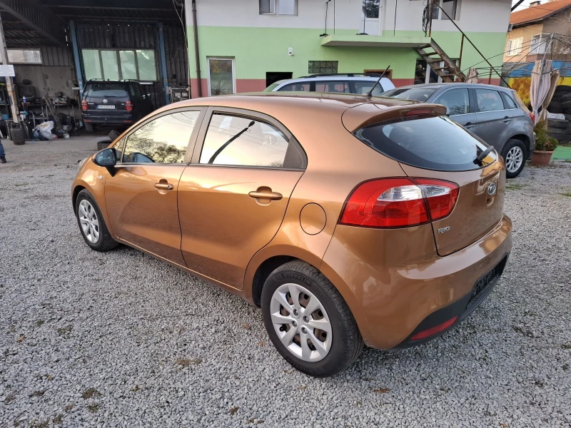 Kia Rio 1.4 - 90кс., снимка 5 - Автомобили и джипове - 52434465