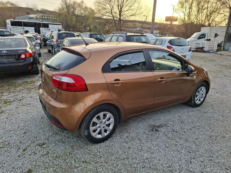 Kia Rio 1.4 - 90кс., снимка 6 - Автомобили и джипове - 52434465