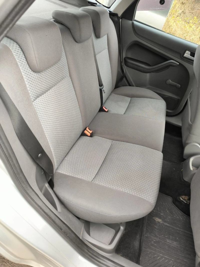 Ford Focus 1.6d 90hp, снимка 5 - Автомобили и джипове - 52444177