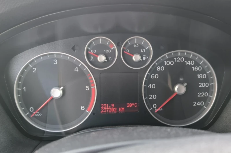 Ford Focus 1.6TDCi 90к.с. 237000 км., снимка 6 - Автомобили и джипове - 52444177