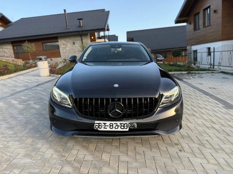 Mercedes-Benz E 220 195к.с PANORAMA/360 Camera/Digital/9G, снимка 3 - Автомобили и джипове - 52594964