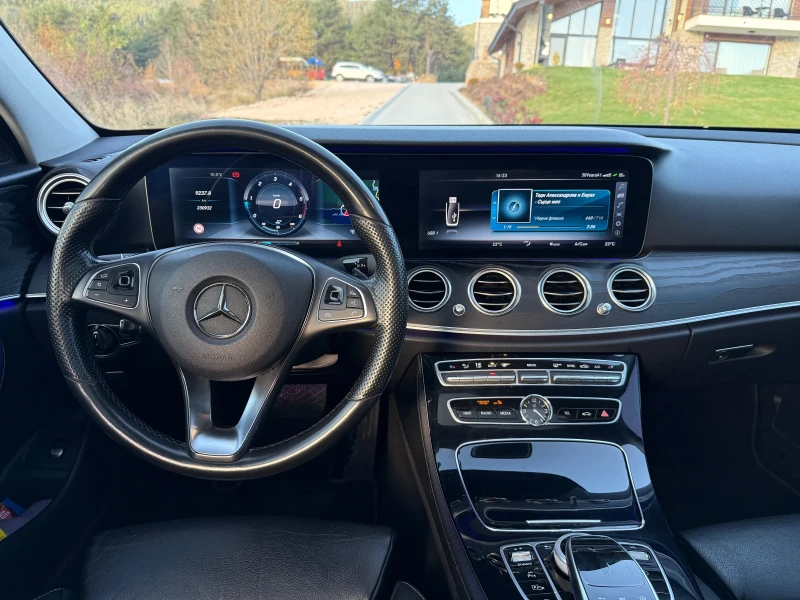 Mercedes-Benz E 220 195к.с PANORAMA/360 Camera/Digital/9G, снимка 11 - Автомобили и джипове - 52594964