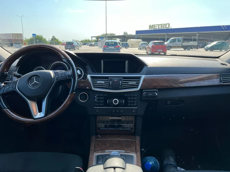 Mercedes-Benz E 220, снимка 8 - Автомобили и джипове - 52664577