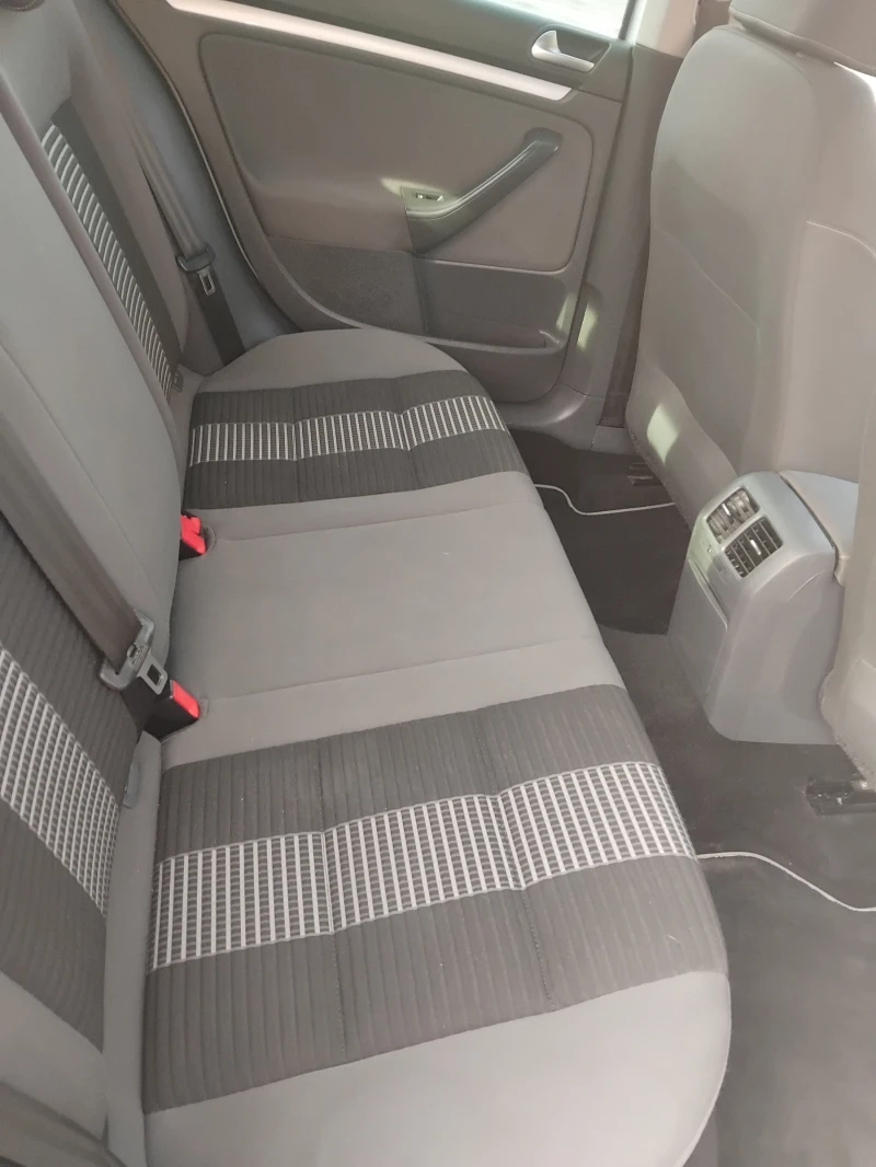 VW Golf 1.6-102k., снимка 8 - Автомобили и джипове - 52951958