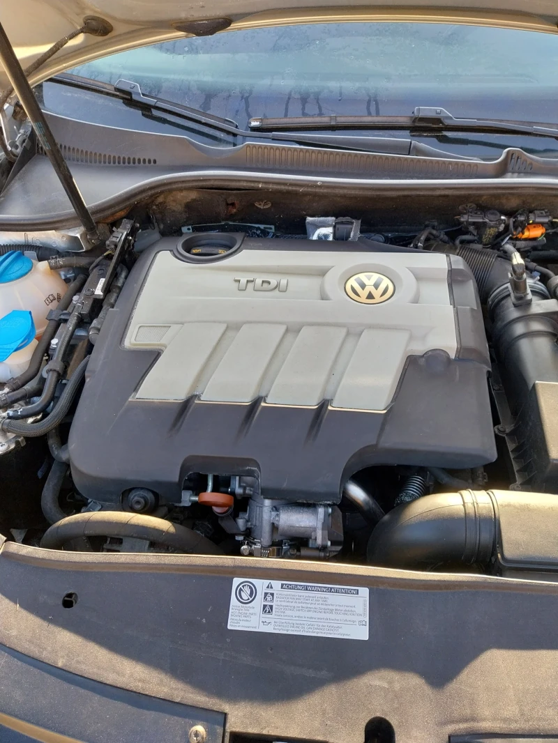 VW Golf 2.0 TDI, снимка 11 - Автомобили и джипове - 53168417