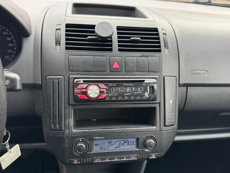 VW Polo, снимка 7 - Автомобили и джипове - 53400239