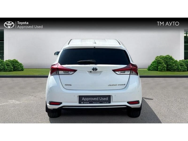 Toyota Auris HB 1.8HSD LUNA, снимка 4 - Автомобили и джипове - 56080504