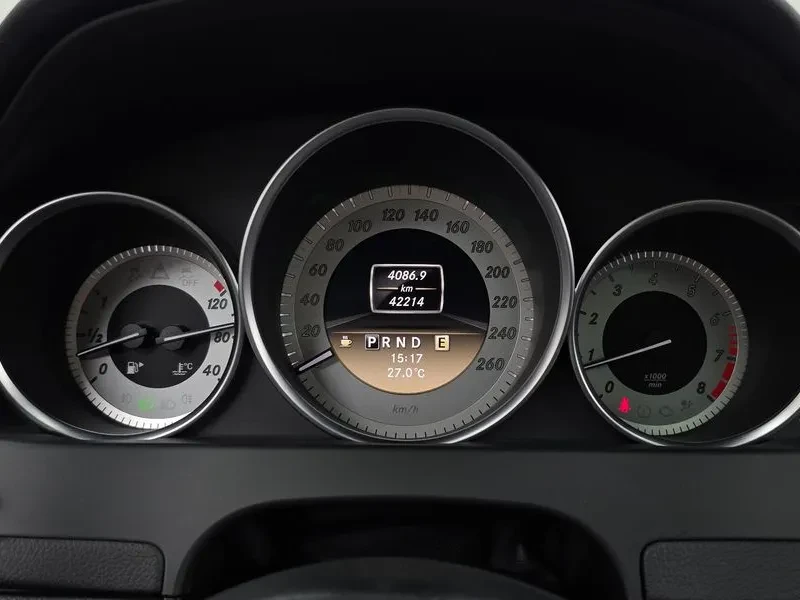 Mercedes-Benz C 200 Cdi Avantgarde, снимка 8 - Автомобили и джипове - 56304205