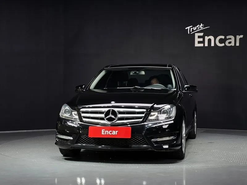 Mercedes-Benz C 200 Cdi Avantgarde, снимка 3 - Автомобили и джипове - 56304205