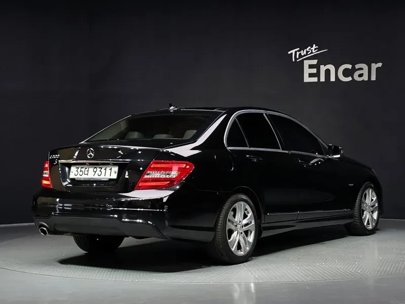 Mercedes-Benz C 200 Cdi Avantgarde, снимка 2 - Автомобили и джипове - 56304205