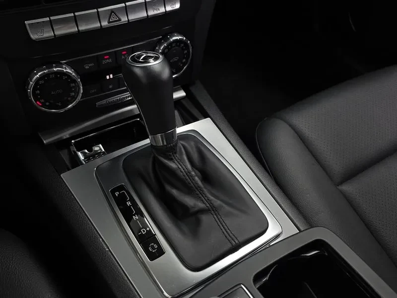 Mercedes-Benz C 200 Cdi Avantgarde, снимка 9 - Автомобили и джипове - 56304205