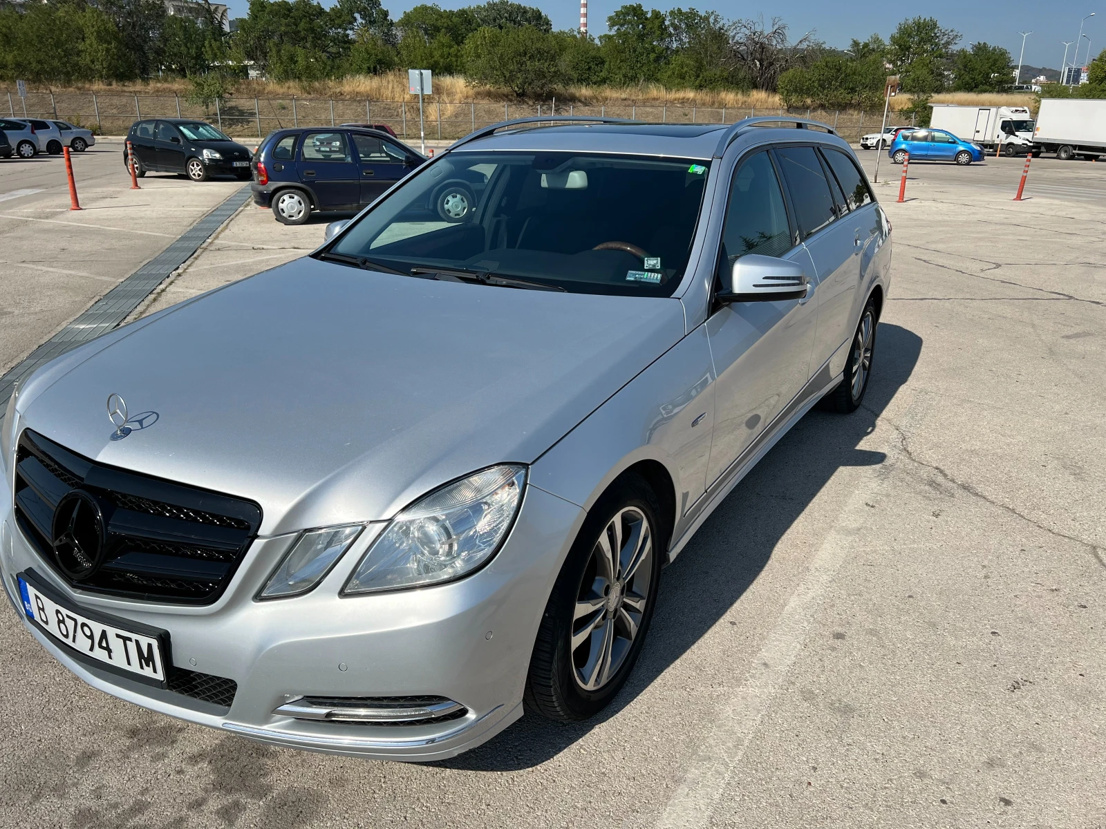 Mercedes-Benz E 220, снимка 1