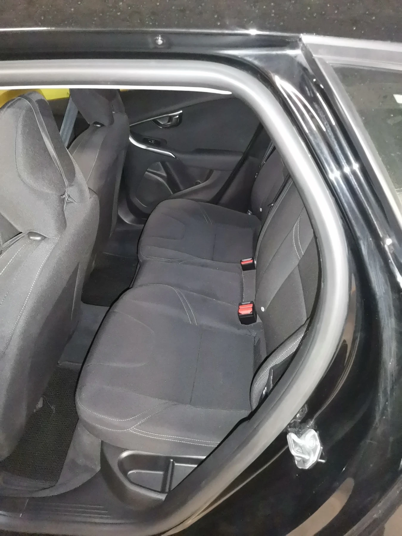Volvo V40  - изображение 9