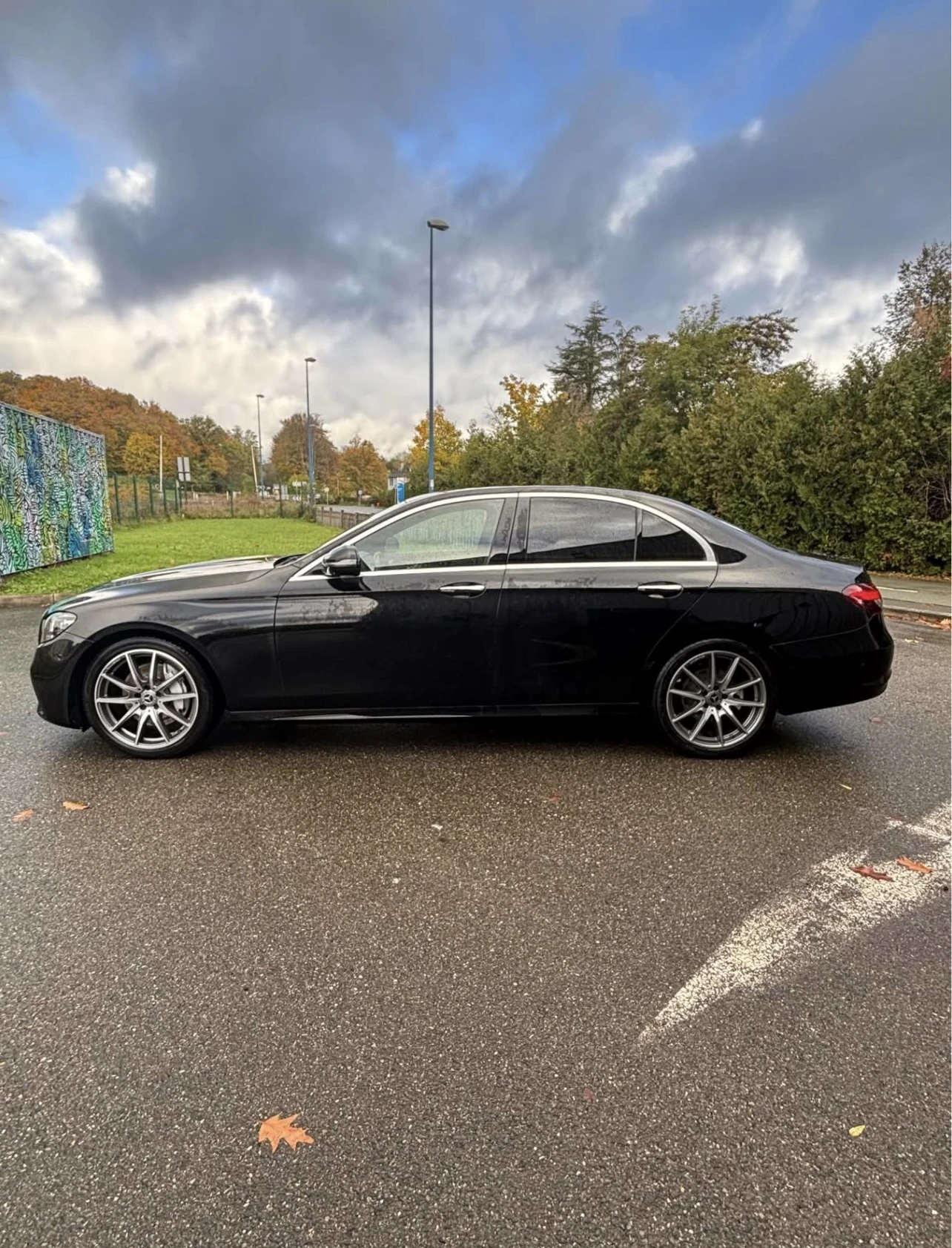 Mercedes-Benz E 220 AMG LINE - изображение 4