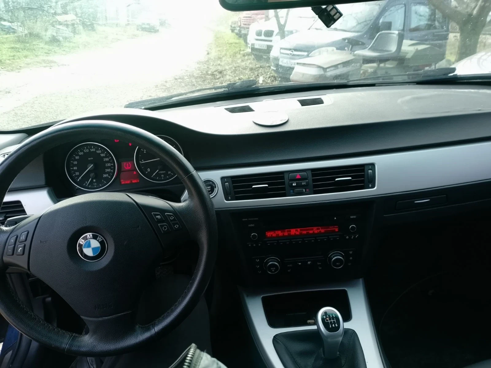 BMW 323 I - изображение 6