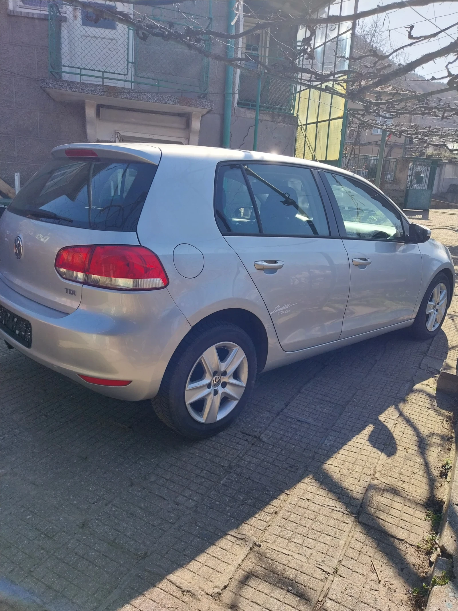 VW Golf 2.0 TDI DSG, снимка 2 - Автомобили и джипове - 53168417