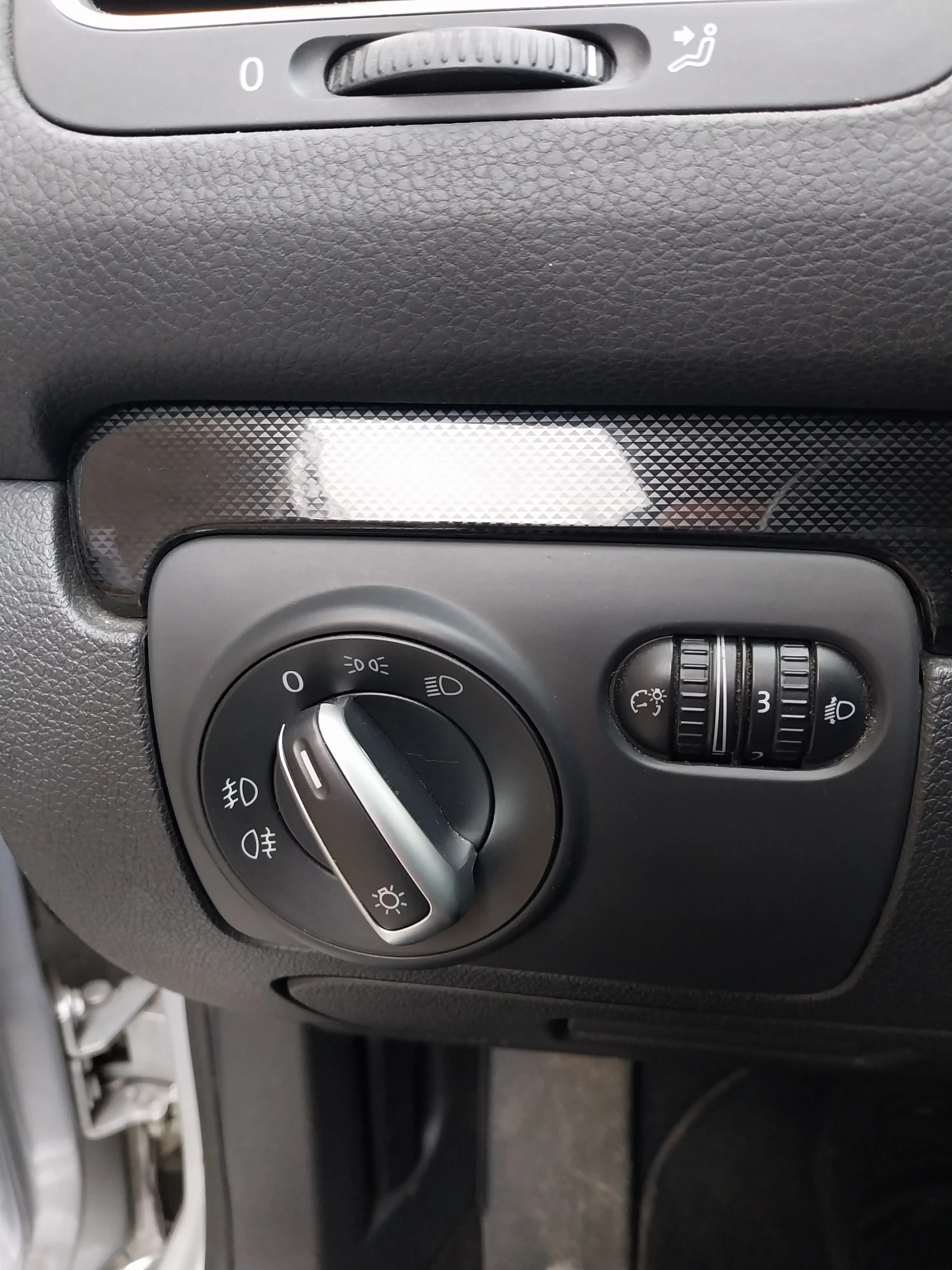 VW Golf 2.0 TDI DSG, снимка 15 - Автомобили и джипове - 53168417