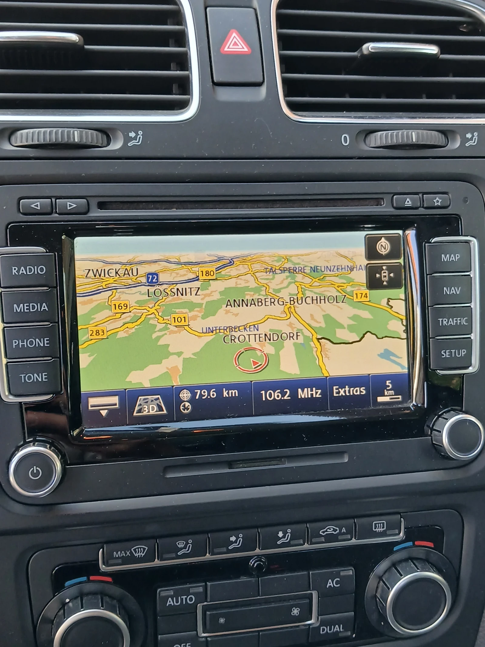 VW Golf 2.0 TDI DSG, снимка 7 - Автомобили и джипове - 53168417